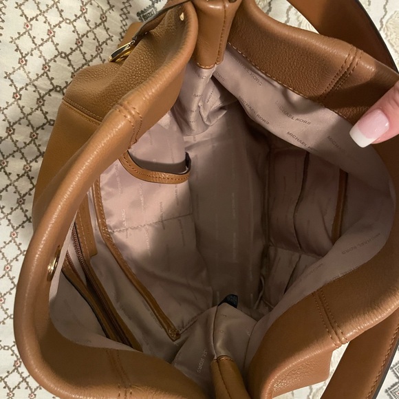 💯 soft real leather MK purse - Picture 3 of 7